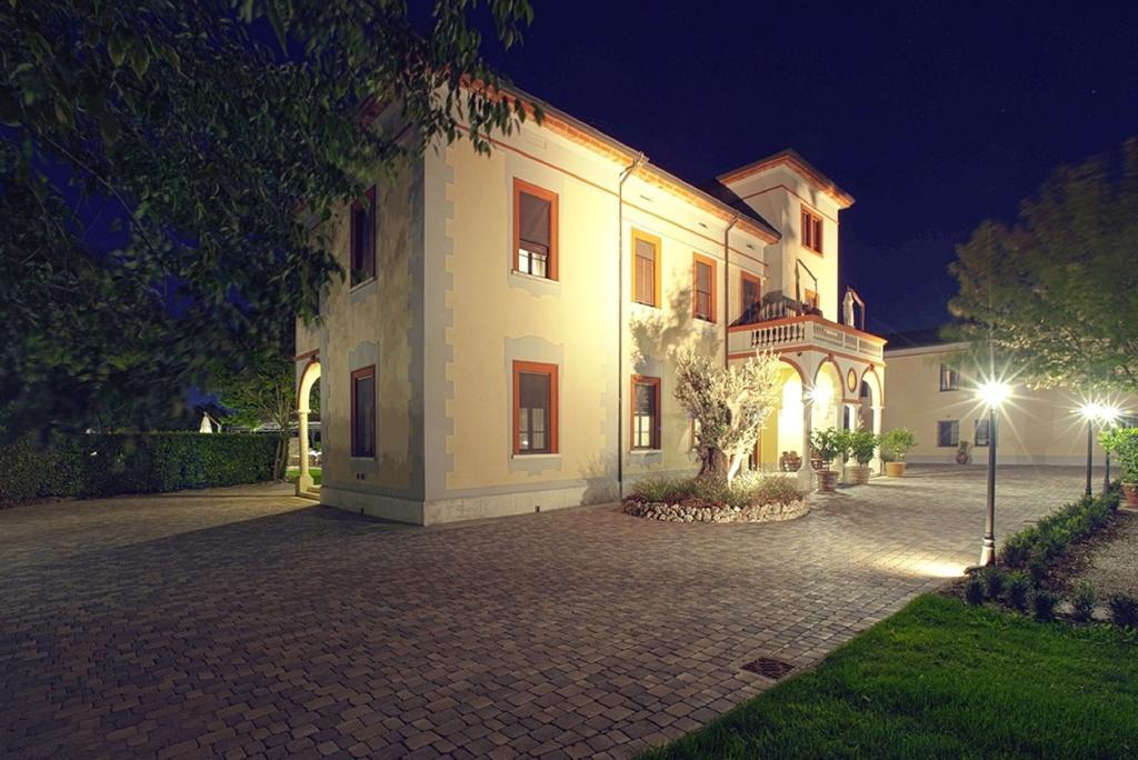 Villa Dei Tigli 920 Liberty Resort Rodigo Extérieur photo