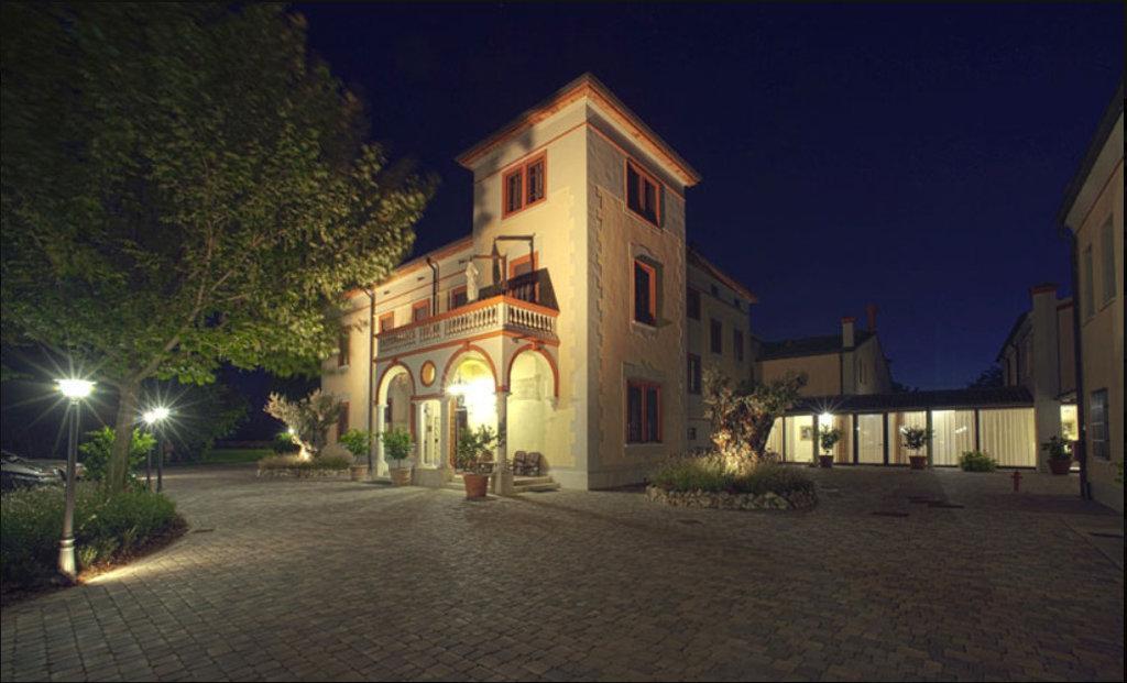 Villa Dei Tigli 920 Liberty Resort Rodigo Extérieur photo